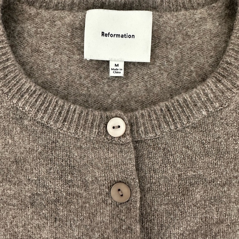 Reformation Clara Cocoa Brown Cropped Cashmere Crew Neck Cardigan Size M - Picture 3 of 5